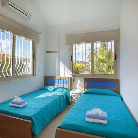 Villa Crystal Sea “with Jacuzzi Hot Tub” 117
