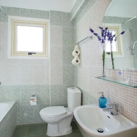 Crystal Sea “with Jacuzzi Hot Tub” 117 *