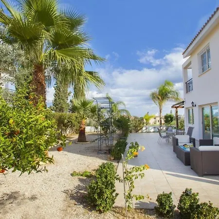 Willa Crystal Sea “with Jacuzzi Hot Tub” 117 Protaras