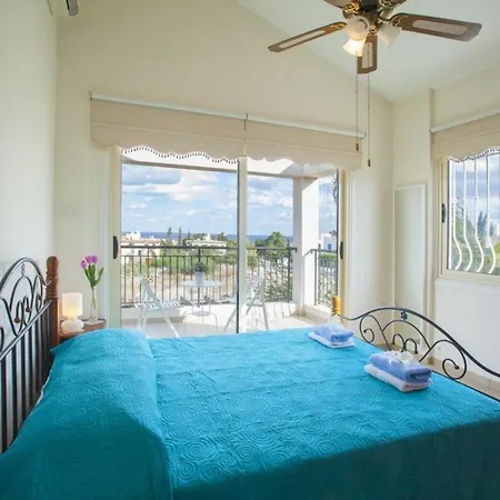 Crystal Sea “with Jacuzzi Hot Tub” 117 *